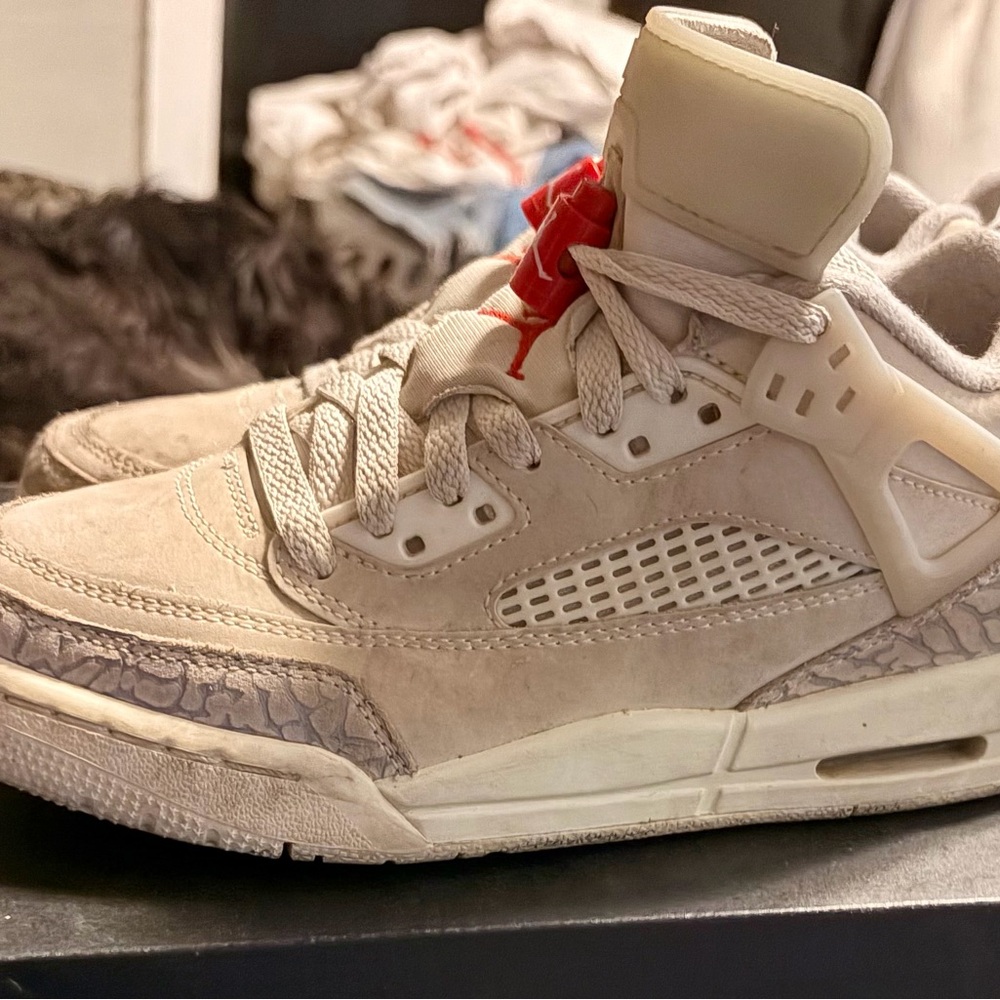 Jordan Kids Sneakers in Beige and Red